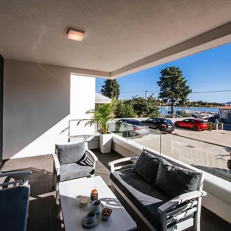 Isabela Prague With Front * Zára