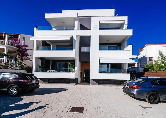 Isabela Prague With Front Apartman